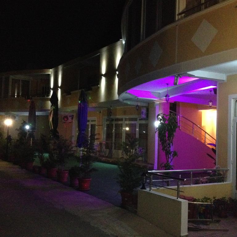 Grandino Rooms & Apartments Ulcinj Luaran gambar